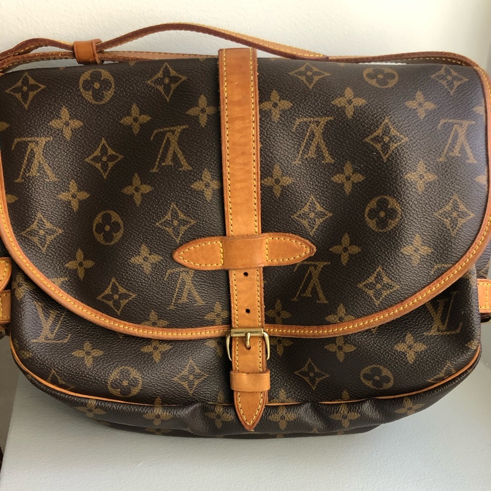 Vintage Louis Vuitton crossbody bag